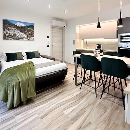 Lakes And Mountains Magic House *