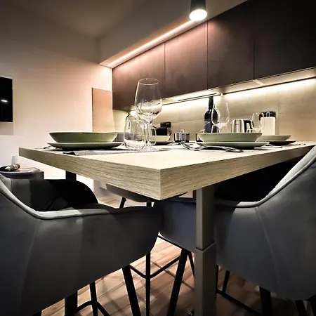 Lakes And Mountains Magic House *