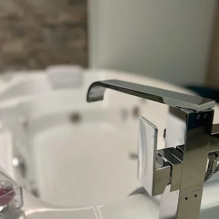 Lakes And Mountains Magic House * オメーニャ