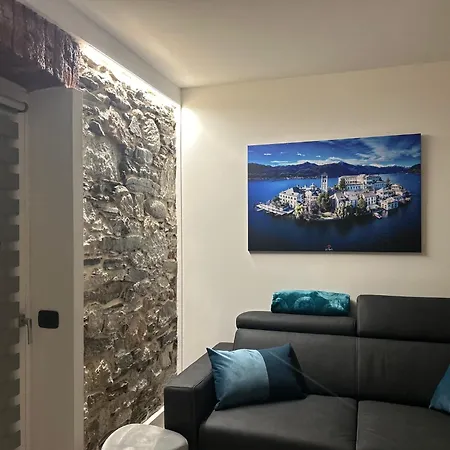 Lakes And Mountains Magic House *