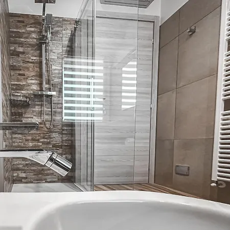 Lakes And Mountains Magic House *