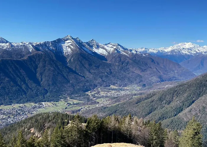 Lakes And Mountains Magic House *