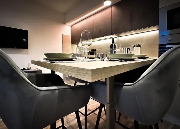 Lakes And Mountains Magic House *