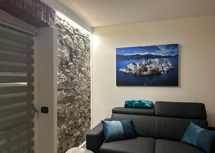 Lakes And Mountains Magic House *