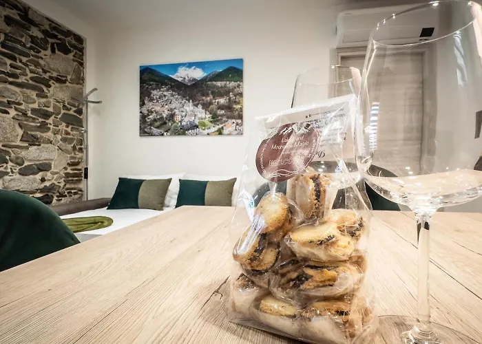 Lakes And Mountains Magic House *