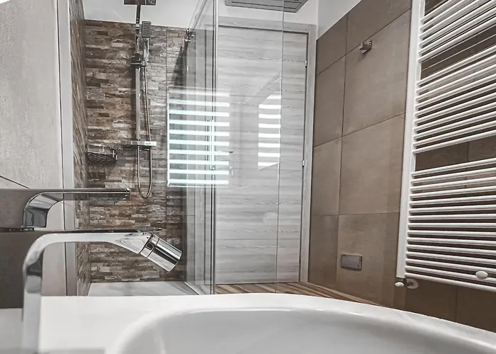 Lakes And Mountains Magic House *